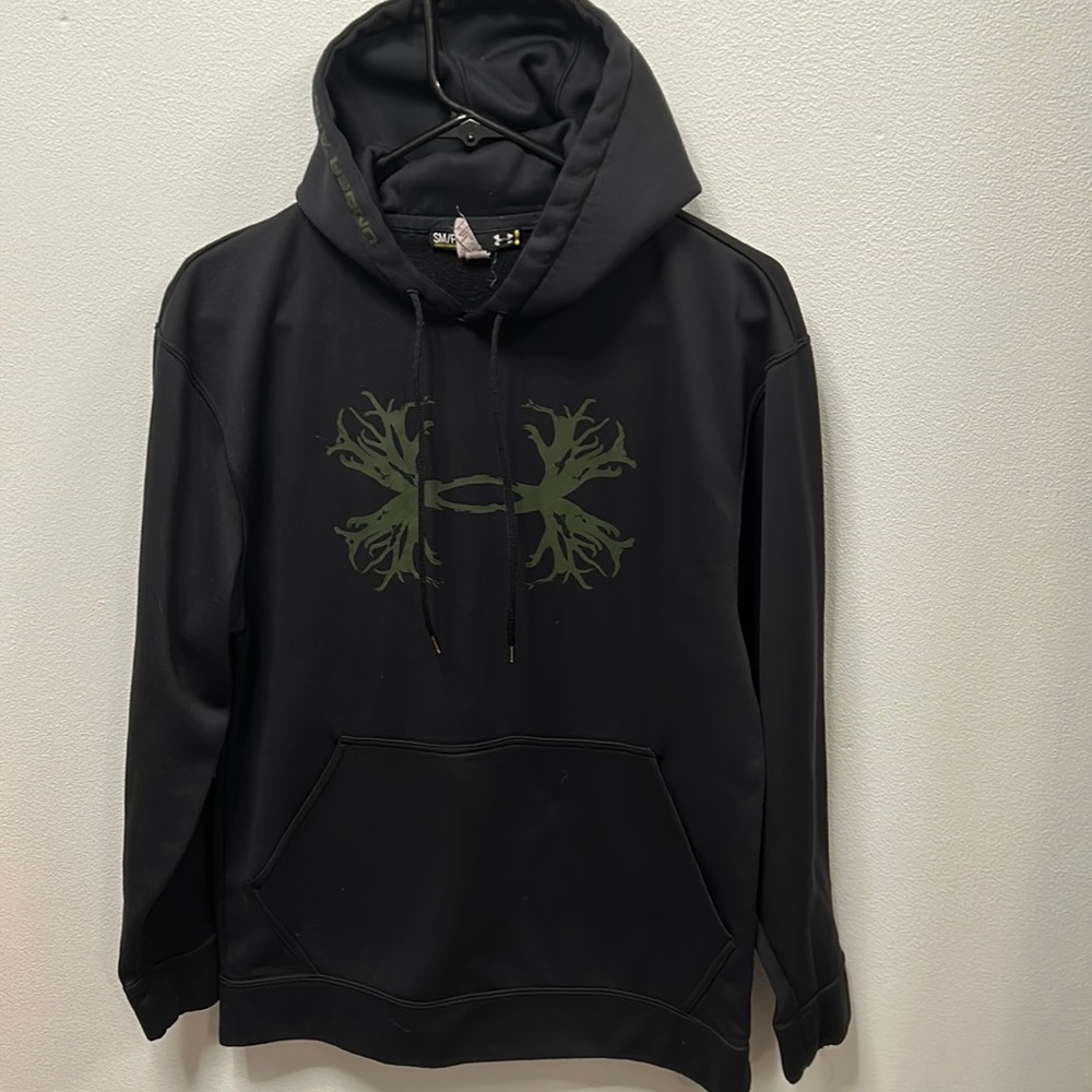 Men’s small under armour hooded sweatshirt